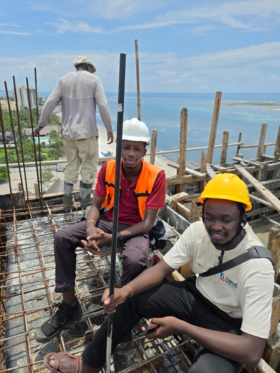 365 Contractors team on work